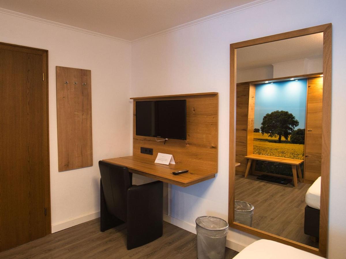 Hotel Hollaender Hof Meschede Bagian luar foto