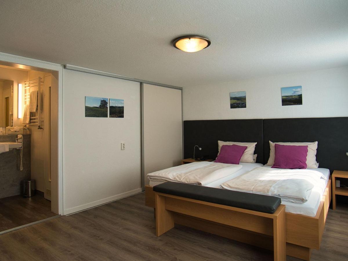 Hotel Hollaender Hof Meschede Bagian luar foto
