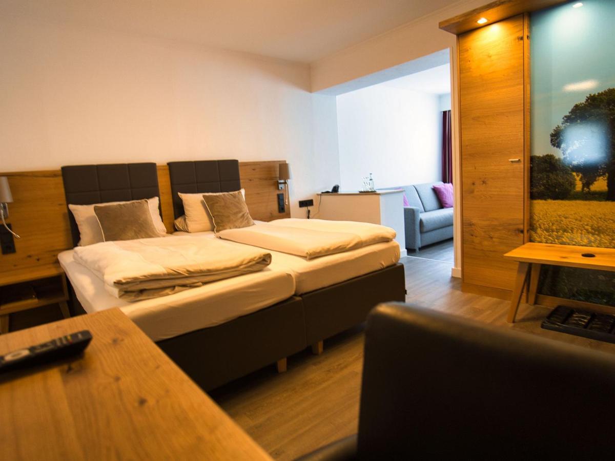 Hotel Hollaender Hof Meschede Bagian luar foto