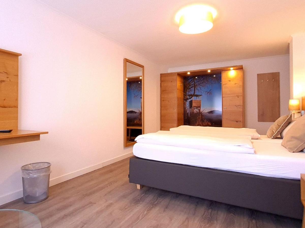 Hotel Hollaender Hof Meschede Bagian luar foto