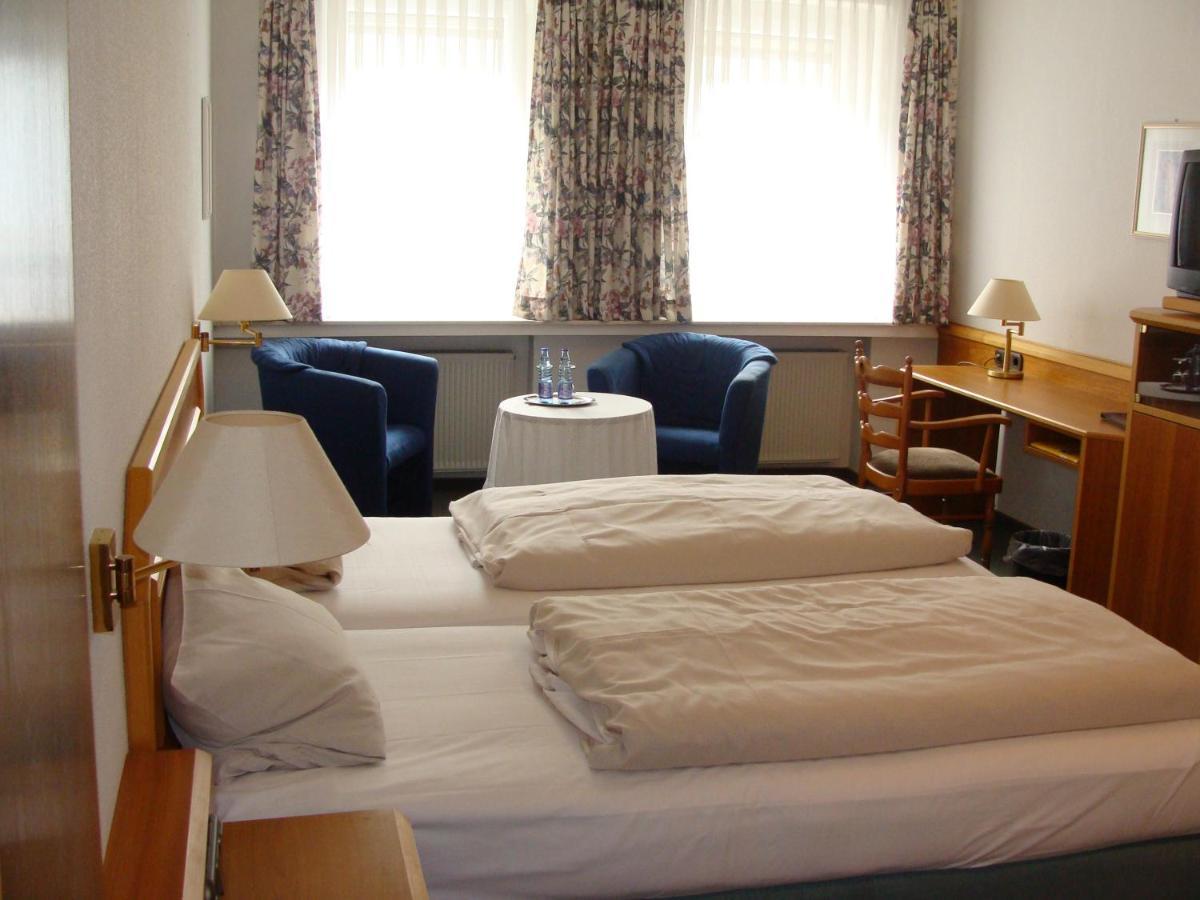 Hotel Hollaender Hof Meschede Bagian luar foto