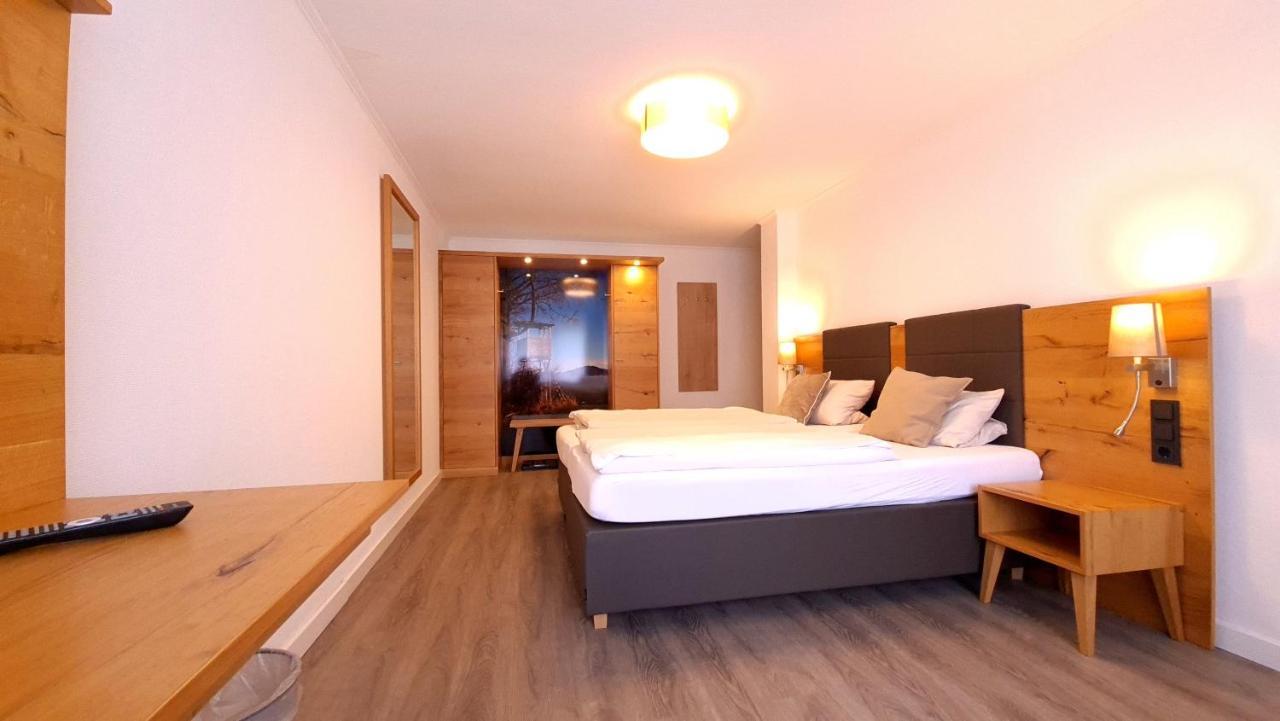 Hotel Hollaender Hof Meschede Bagian luar foto
