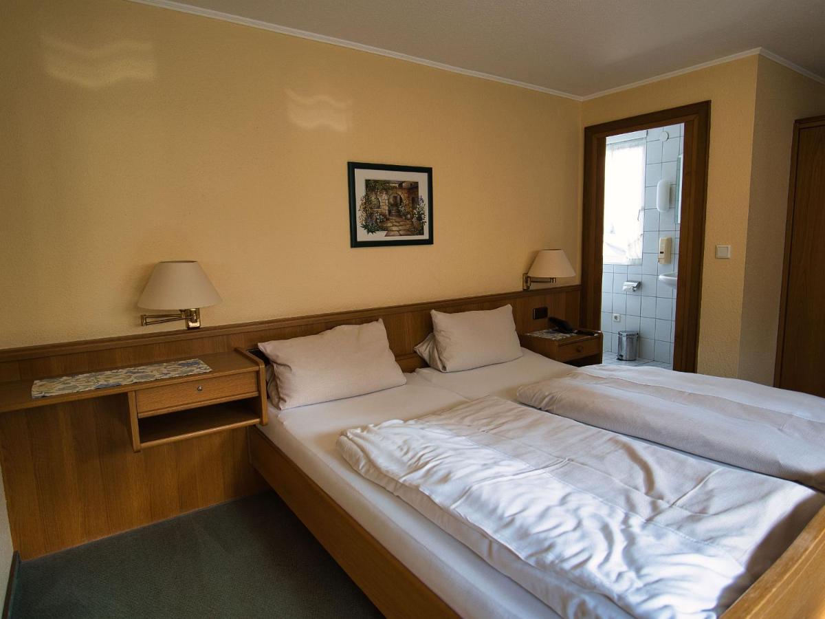 Hotel Hollaender Hof Meschede Bagian luar foto